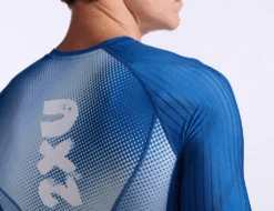 2XU Aero Tri Top Korte Mouw Wit/blauw Heren 11 2XU Aero Tri Top Korte Mouw Wit/blauw Heren -Sportwetsuit Winkel 2xu aero tri sleeved top mt6662a suf wht 021