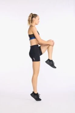 2XU Aero Tri Crop Zwart Dames 12 2XU Aero Tri Crop Zwart Dames -Sportwetsuit Winkel 2xu dames tri top wt6434a blk wht 09