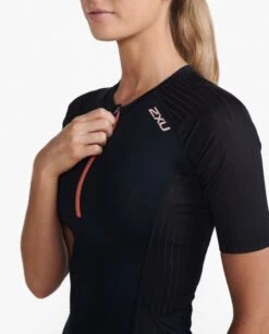 2XU Aero Tri Crop Zwart Dames 15 2XU Aero Tri Crop Zwart Dames -Sportwetsuit Winkel 2xu dames tri top wt6666a blk hyc 05