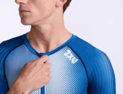 2XU Aero Trisuit Korte Mouw Wit/blauw Heren 10 2XU Aero Trisuit Korte Mouw Wit/blauw Heren -Sportwetsuit Winkel 2xu trisuit aero sleeved mt6426d mdn wht 020