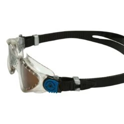 Aqua Sphere Kayenne Gepolariseerde Lens Zwembril Blauw/zilver 8 Aqua Sphere Kayenne Gepolariseerde Lens Zwembril Blauw/zilver -Sportwetsuit Winkel aqua sphere zwembril kayenne bruin03