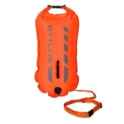 BTTLNS Kronos 1.0 Safeswimmer Backpack Zwemboei 28 Liter Oranje 17 BTTLNS Kronos 1.0 Safeswimmer Backpack Zwemboei 28 Liter Oranje -Sportwetsuit Winkel bttlns buoy kronos orange low 02