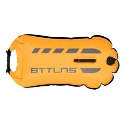 BTTLNS Kronos 1.0 Safeswimmer Backpack Zwemboei 28 Liter Geel 18 BTTLNS Kronos 1.0 Safeswimmer Backpack Zwemboei 28 Liter Geel -Sportwetsuit Winkel bttlns buoy kronos yellow low 04