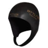 BTTLNS Neopreen Thermal Swim Cap Zethes 1.0 Goud 1 BTTLNS Neopreen Thermal Swim Cap Zethes 1.0 Goud -Sportwetsuit Winkel bttlns neoprene thermal swim cap zethes 10 gold low 03