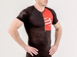 Compressport Postural Aero Korte Mouw Compressie Tri Top Zwart Heren -Sportwetsuit Winkel compressport postural aero korte mouw compressie tri top zwart heren 04