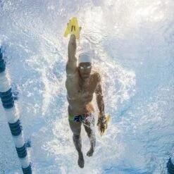 Finis Freestyler Handpeddels Geel -Sportwetsuit Winkel freestyler paddle yellow 3