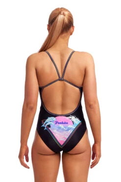 Funkita Dolph Lundgren Single Strap Badpak Dames 13 Funkita Dolph Lundgren Single Strap Badpak Dames -Sportwetsuit Winkel funkita zwemkleding dames single strap badpak dolph lundgren 003