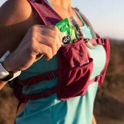 Nathan TrailMix Drinkrugzak 7L Sangria/magenta Dames -Sportwetsuit Winkel n trailmix7l1