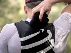 Compressport Ultrun S-Pack Evo 15 Zwart Unisex 10 Compressport Ultrun S-Pack Evo 15 Zwart Unisex -Sportwetsuit Winkel superlight trail running backpack triathlon accesoires 004