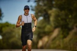 Zone3 Lava Long Distance Tri Shorts Zwart Heren -Sportwetsuit Winkel zone3 tri shorts heren lava zwart tw20mlsh113